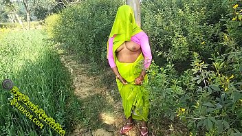 Indian Couple Injoy Outdoor Sex In Village Porn In Hindi free video